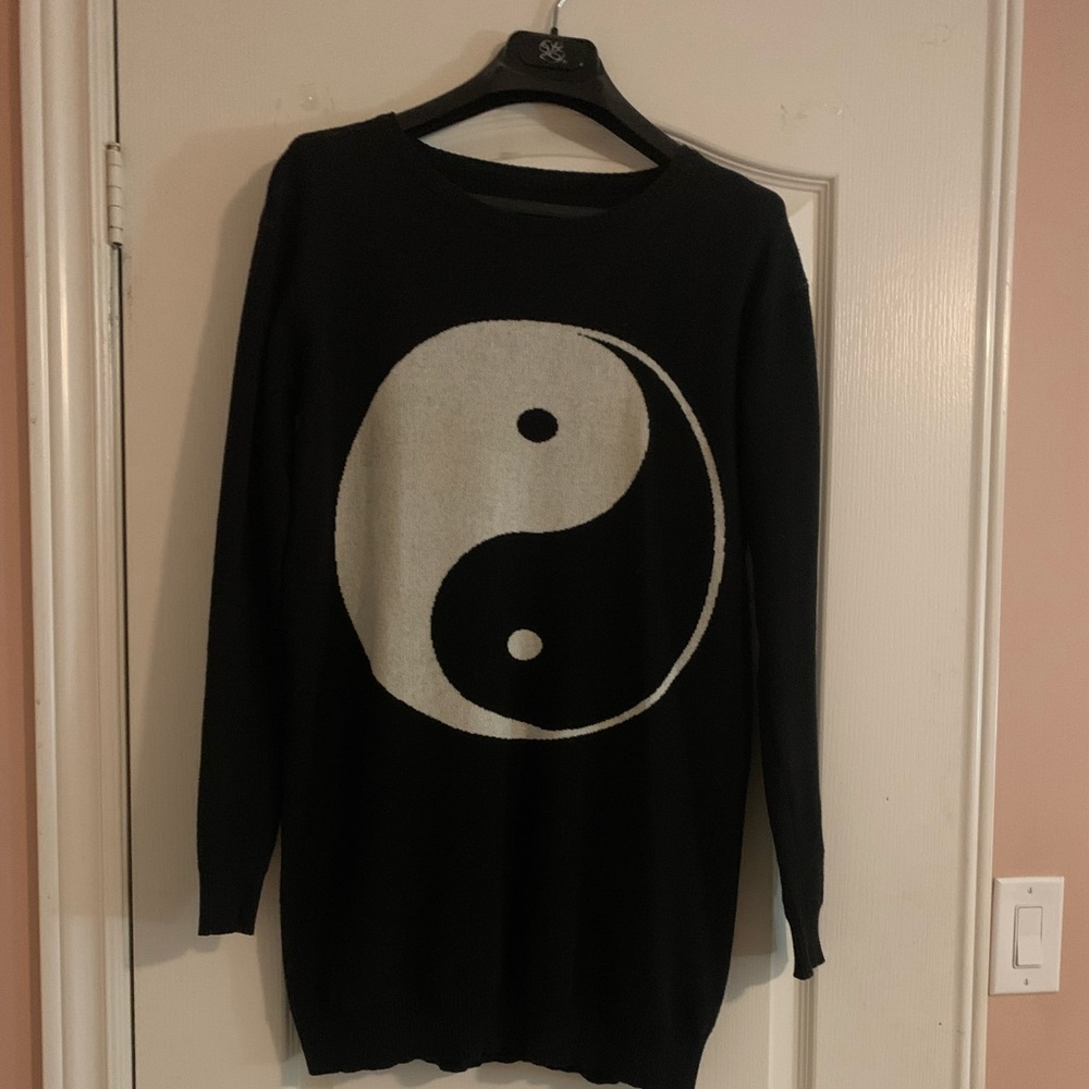 Peace sweater